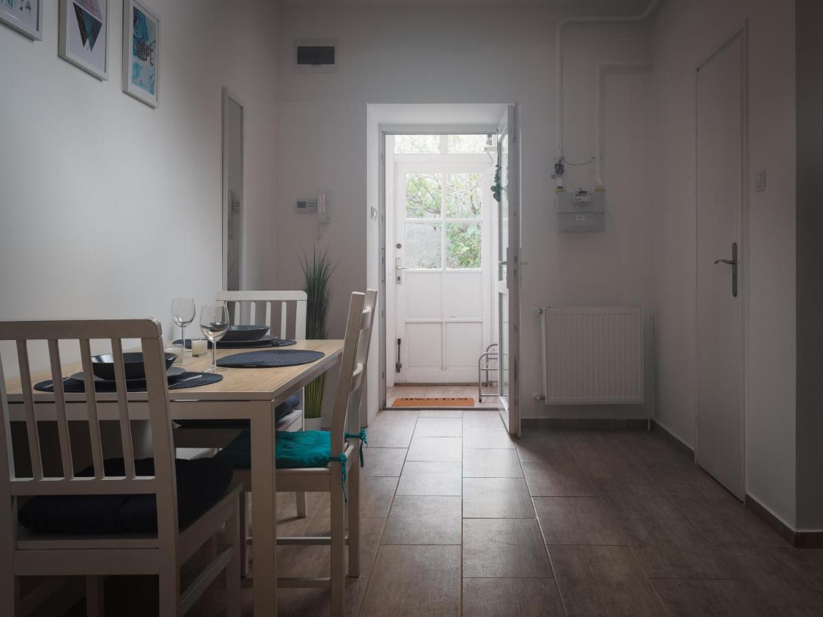 페치 A Charming Little Flat Just Above Szechenyi Square 아파트 외부 사진