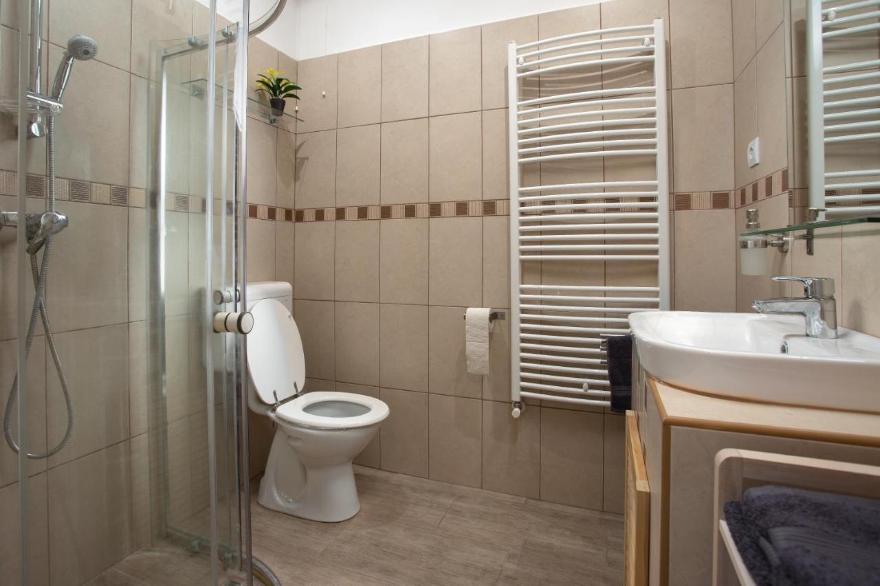 페치 A Charming Little Flat Just Above Szechenyi Square 아파트 외부 사진